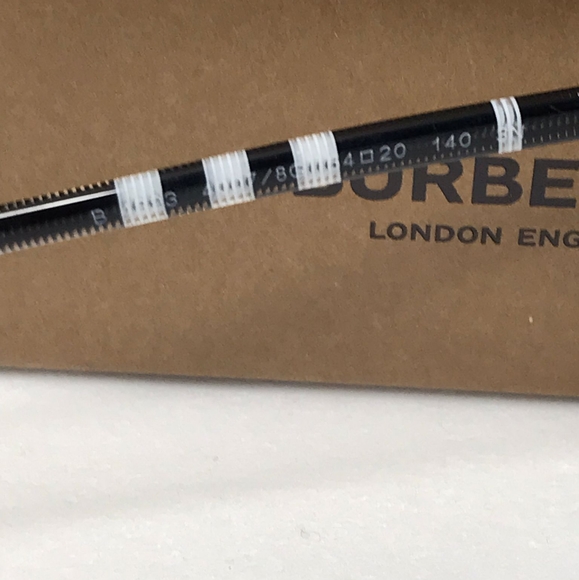 💯 Original Burberry BE4323 40078G 54 Caroll Ladies Sunglasses - Picture 13 of 13